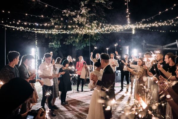 Éclairez votre mariage avec des guirlandes ciel étoilé